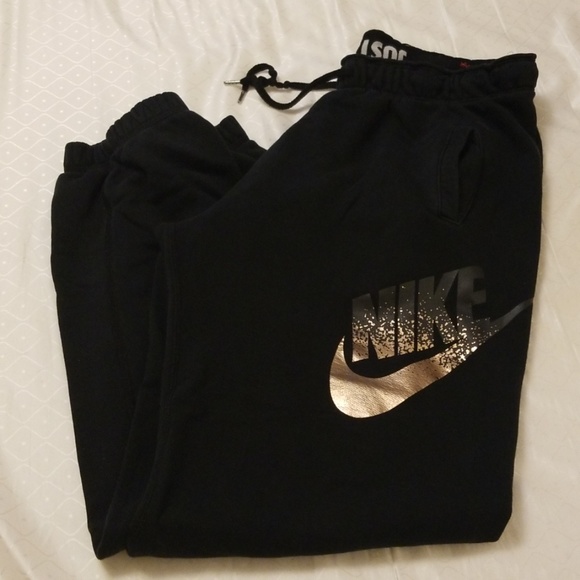 Nike Sweatpants - Picture 1 of 3